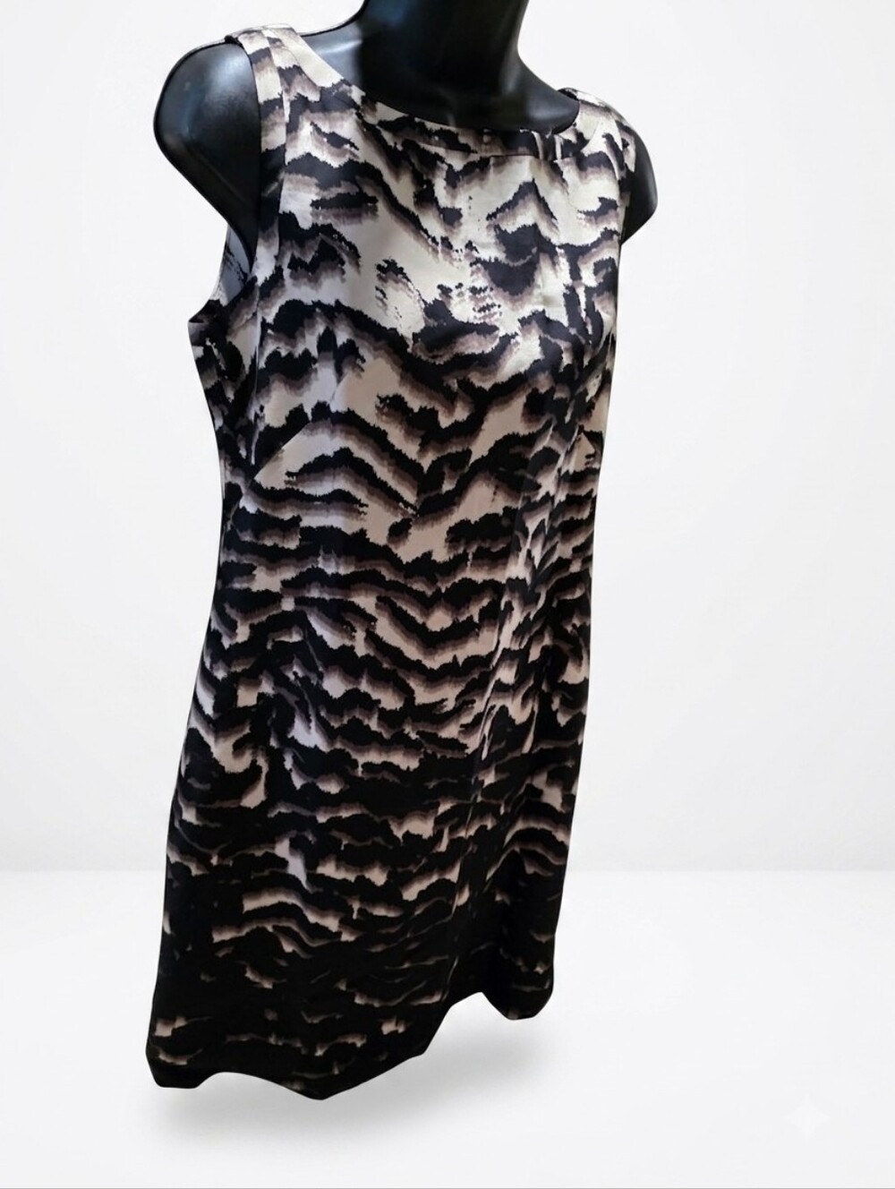 Banana Republic Silk Wool Zebra Ikat Shift Dress Size 6 Black Cream Lined